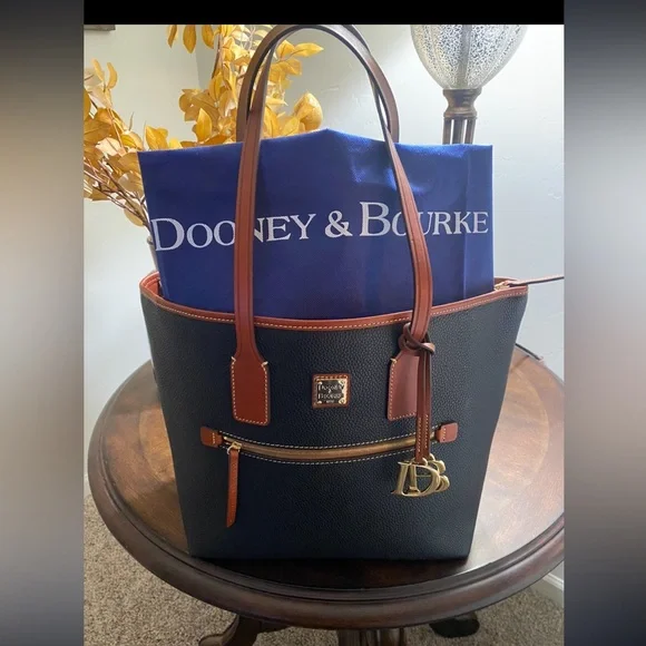 Dooney and Bourke Pebble leather shopper tote. Black. NWT - Picture 7 of 15